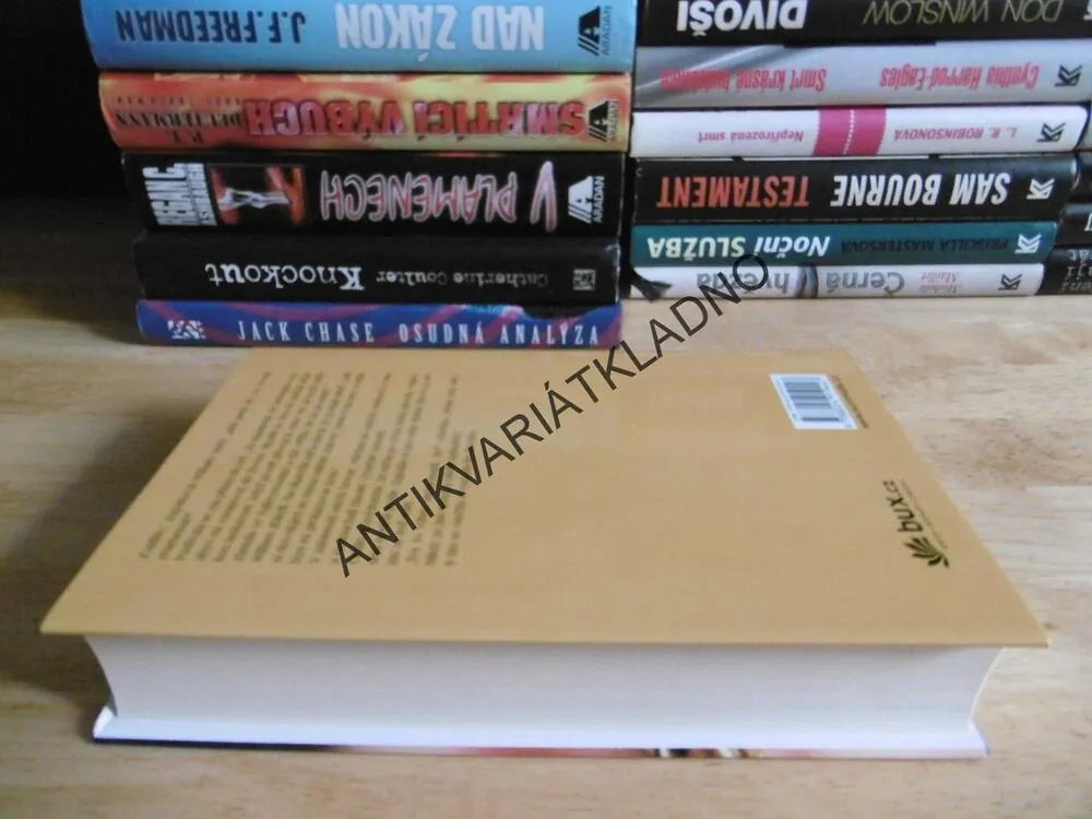 DCERY ŠTĚSTĚNY, TARA HYLANDOVÁ, **an