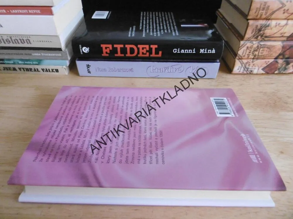 MÓDNÍ SALON BABYLON, IMOGEN EDWARDS-JONES, **an