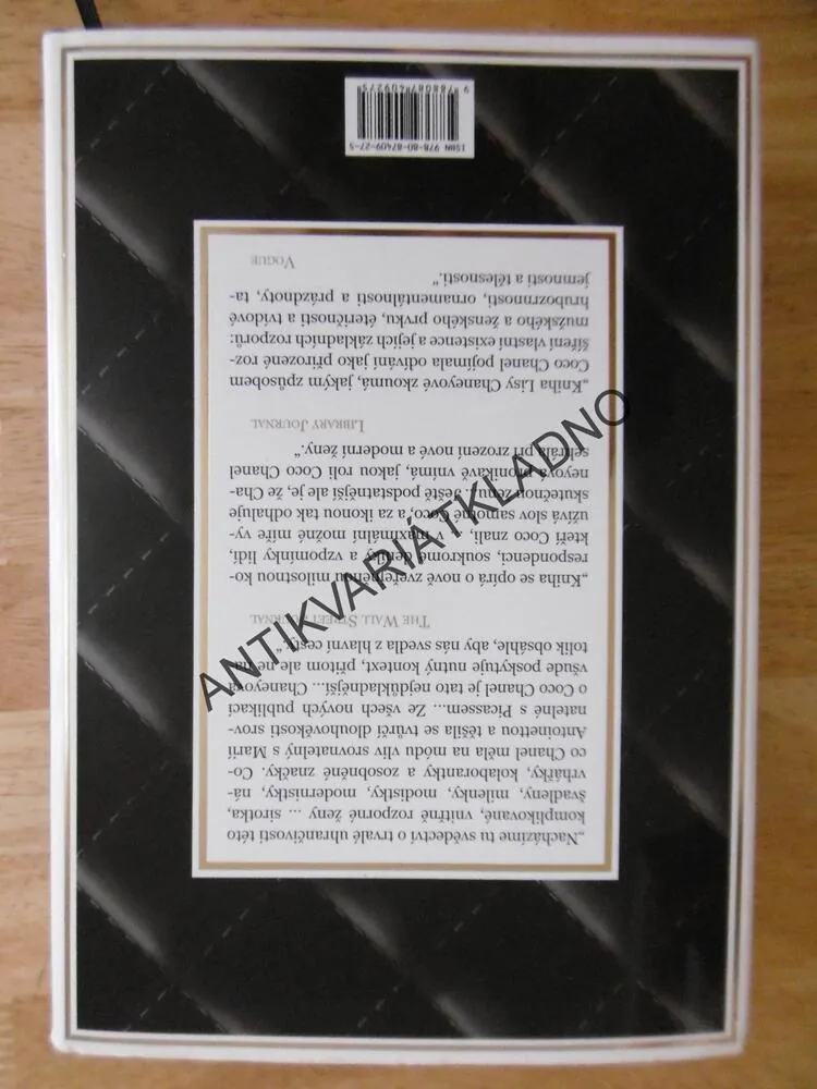 COCO CHANEL, POHLED ZBLÍZKA, LISA CHANEYOVÁ, **an