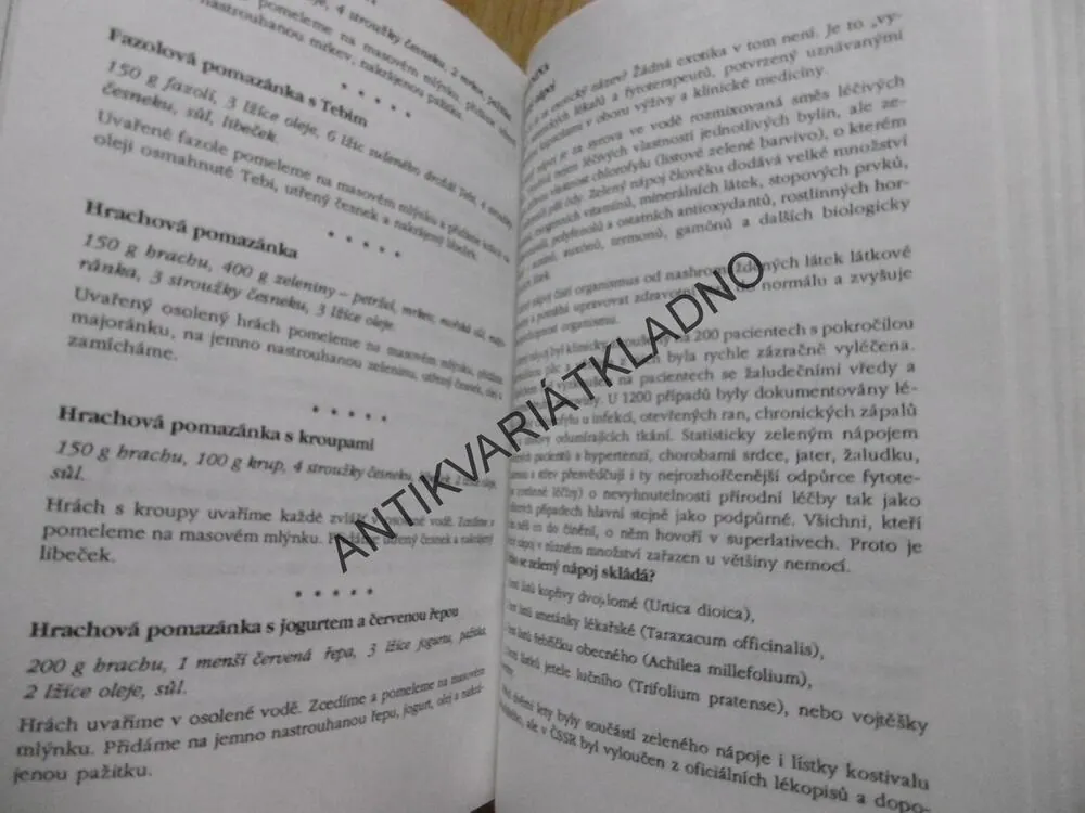 VEGETARIÁNSKÁ KUCHAŘKA PRO DOSPĚLÉ, D.ČERVENÝ, **an