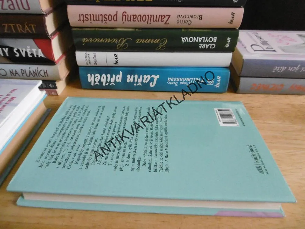 BÝVALÉ PŘÍTELKYNĚ, KYLIE ADAMSOVÁ, **an