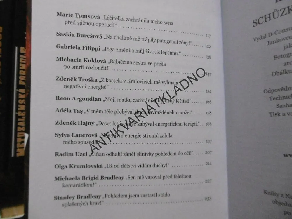 SCHŮZKY S TAJEMNEM, RICHARD SACHER, **an