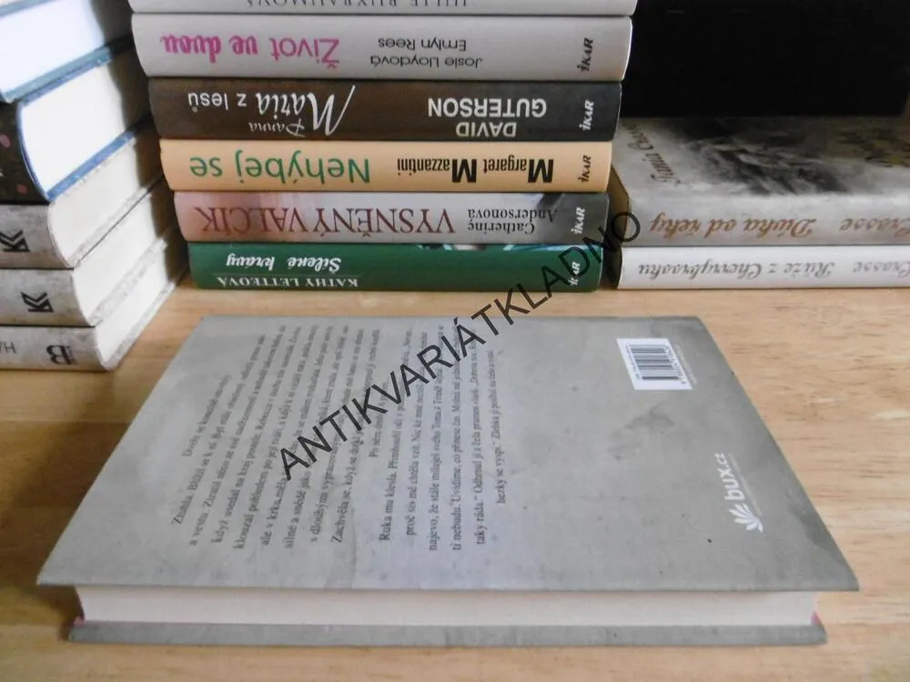 DÍVKA Z PŘÍSTAVU, TANIA CROSSE, **an