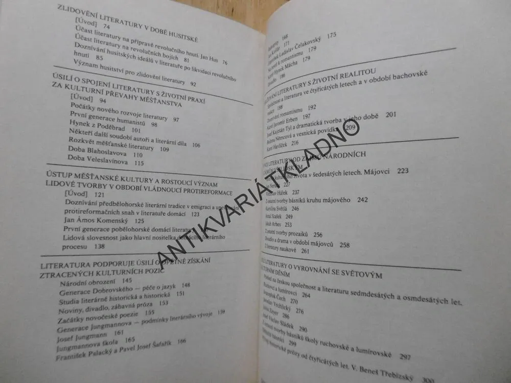 PRŮVODCE PO DĚJINÁCH ČESKÉ LITERATURY, JOSEF HRABÁK, DUŠAN JEŘÁBEK, ZDEŇKA TICHÁ, **an