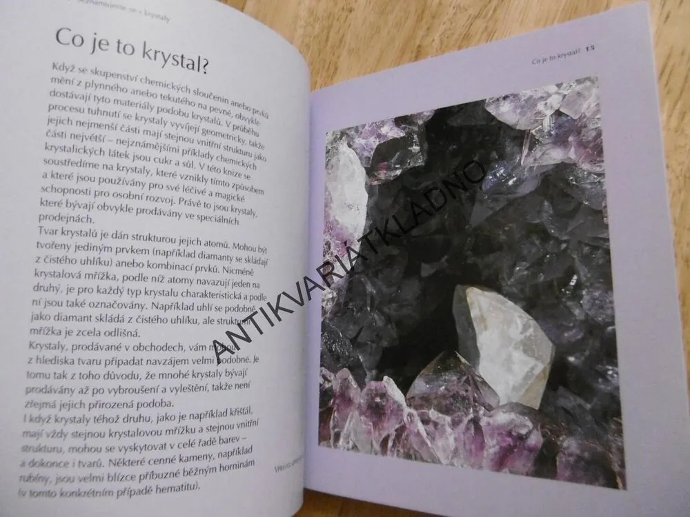 TAJEMSTVÍ KRYSTALŮ, PRAKTICKÝ OBRAZOVÝ PRŮVODCE, MINERALOGIE