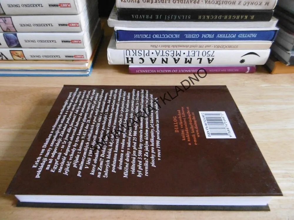 VÝBUŠNÁ ARCHEOLOGIE, ERICH VON DÄNIKEN, **an