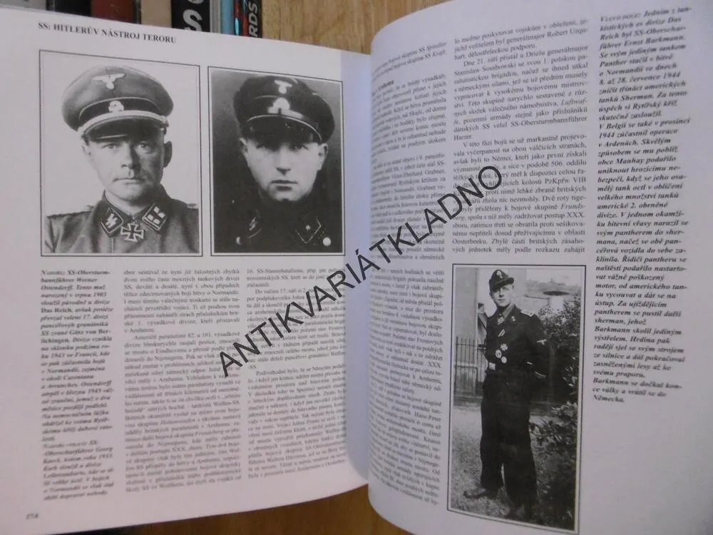SS: HITLERŮV NÁSTROJ TERORU, UCELENÁ HISTORIE OD POULIČNÍCH BOJŮVEK K WAFFEN-SS, **an