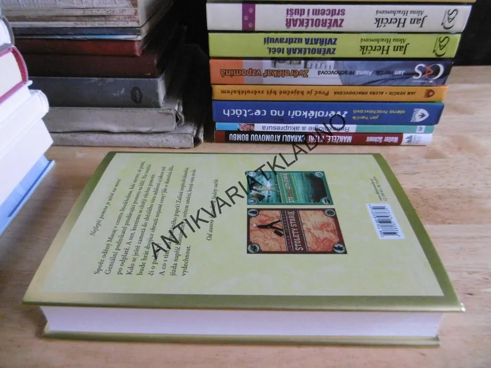 SLADKÁ POMSTA, JONAS JONASSON, **an