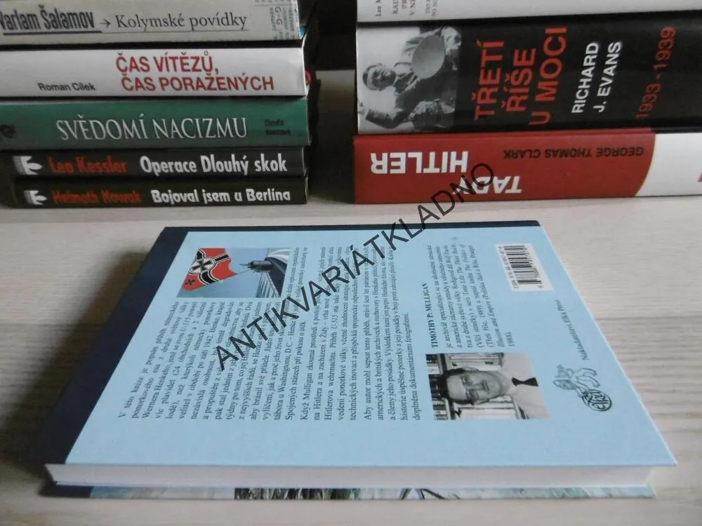 VLK SAMOTÁŘ, TIMOTHY P.MULLIGAN,  **an