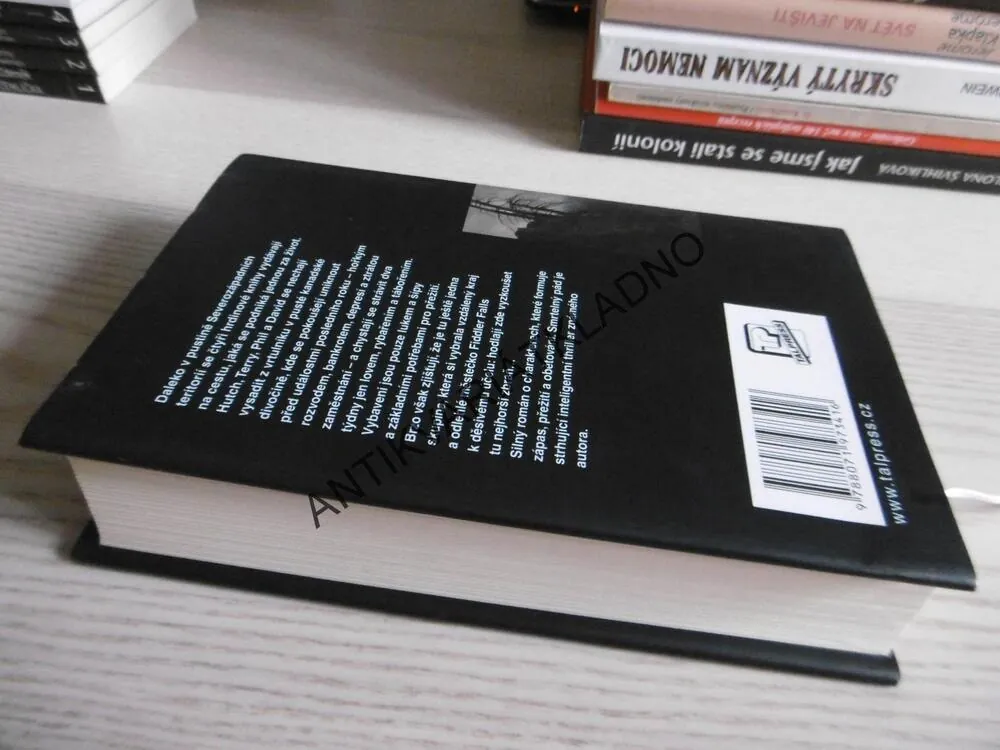 SMRTELNÝ PÁD, ROBERT LIPARULO, **an