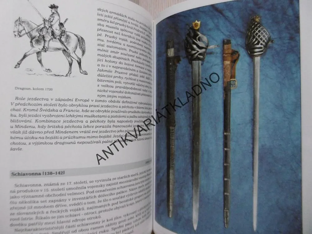 FOTOGRAFICKÝ ATLAS: CHLADNÉ ZBRANĚ, JAN ŠACH, **an