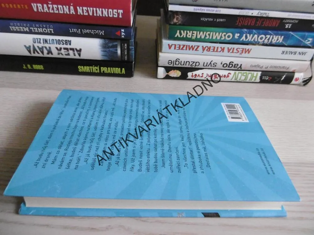 MÁ MĚ RÁD, NEMÁ MĚ RÁD, SALLY THORNEOVÁ, **an