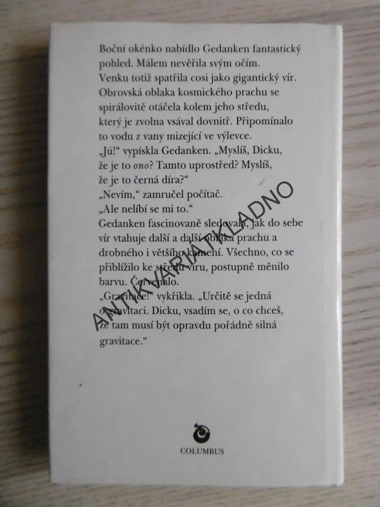 ČERNÉ DÍRY A STRÝČEK ALBERT, RUSSELL STANNARD, **an