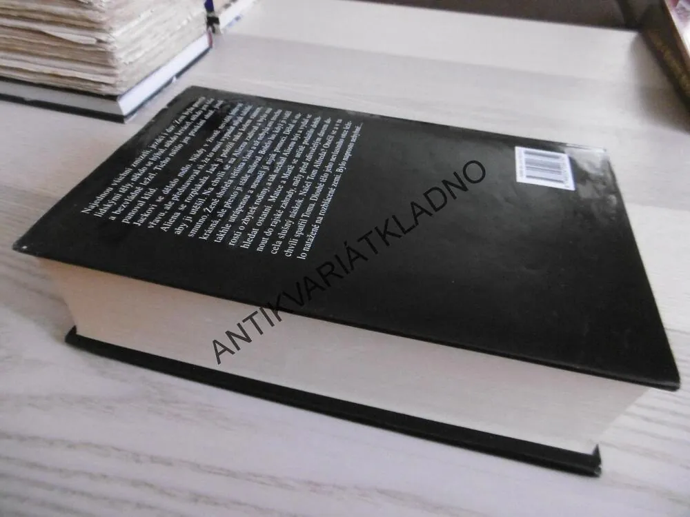 PILÍŘE ZEMĚ, KEN FOLLETT, **an