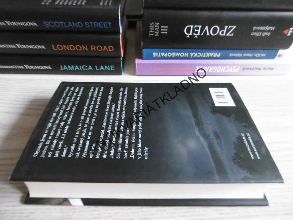 NIGHTINGALE WAY, SAMANTHA YOUNGOVÁ, **an