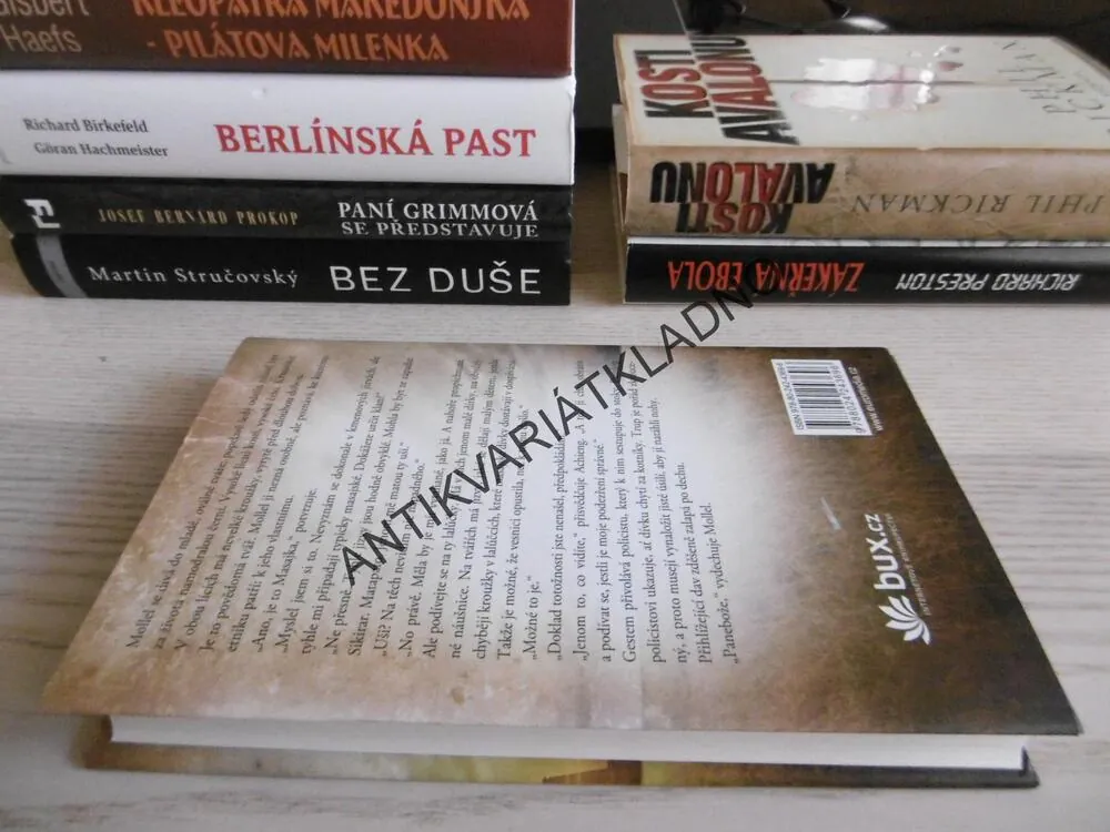 MEDOZVĚSTKA, RICHARD CROMPTON, **an