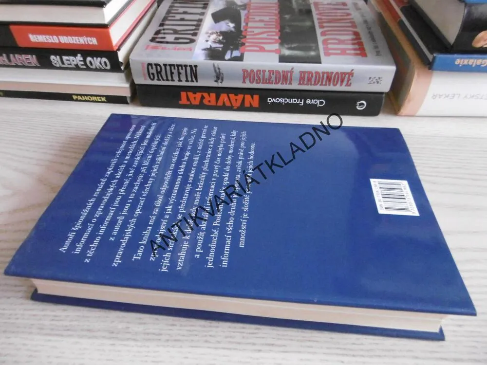 ZPRAVODAJSKÉ SLUŽBY VE VÁLCE, JOHN KEEGAN, **an