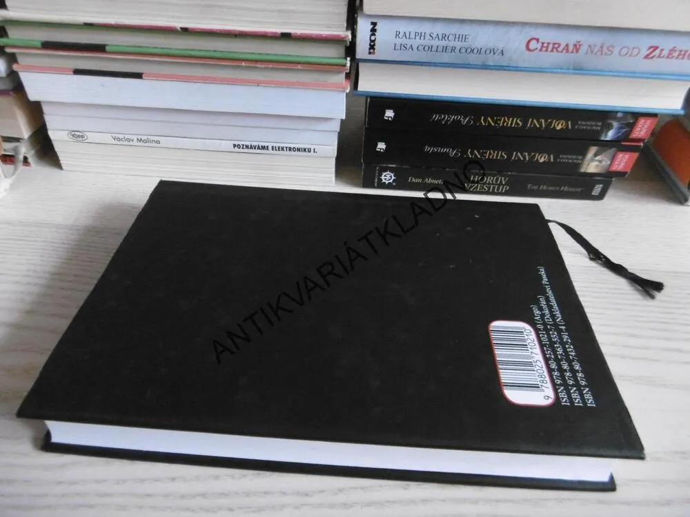 VÁLKA O ČERNÉ DÍRY, LEONARD SUSSKIND, **an
