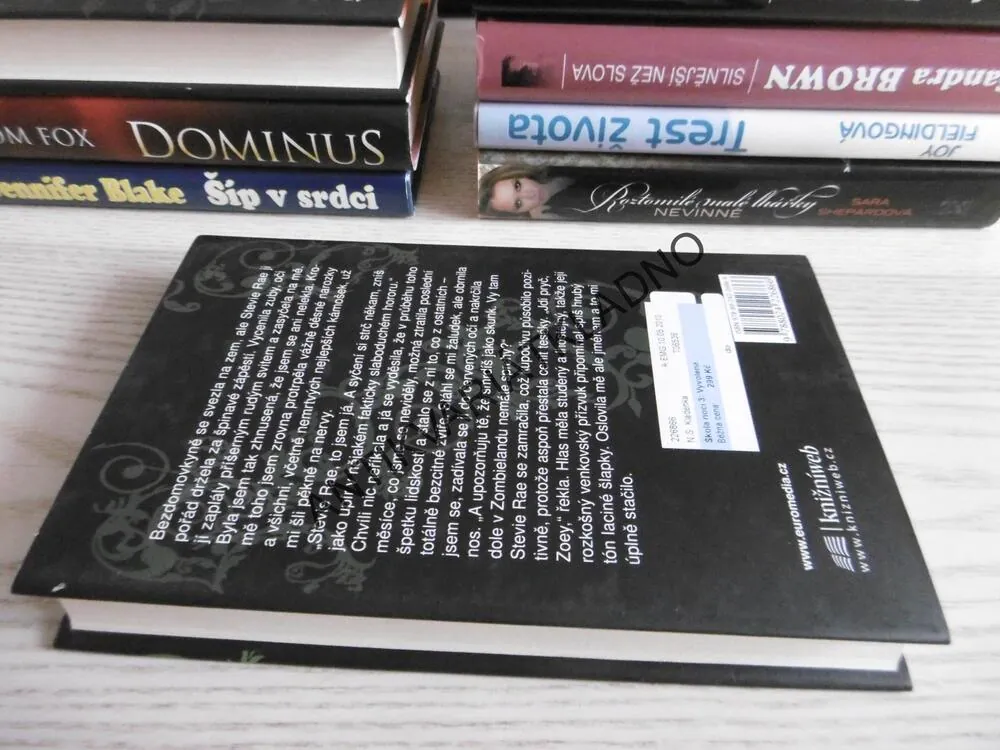 VYVOLENÁ, ŠKOLA NOCI 3., P. C. CASTOVÁ, KRISTIN CASTOVÁ, **an