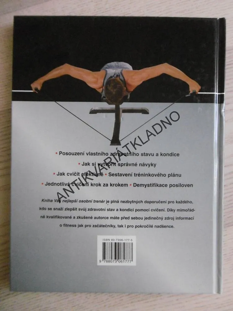 VÁŠ OSOBNÍ NEJLEPŠÍ TRENÉR, TANYA WYATTOVÁ, **an