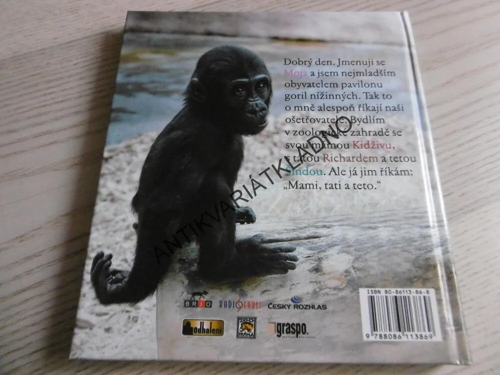 MOJA A PÁV, TEREZA ŠEFRNOVÁ, MIROSLAV BOBEK, **an