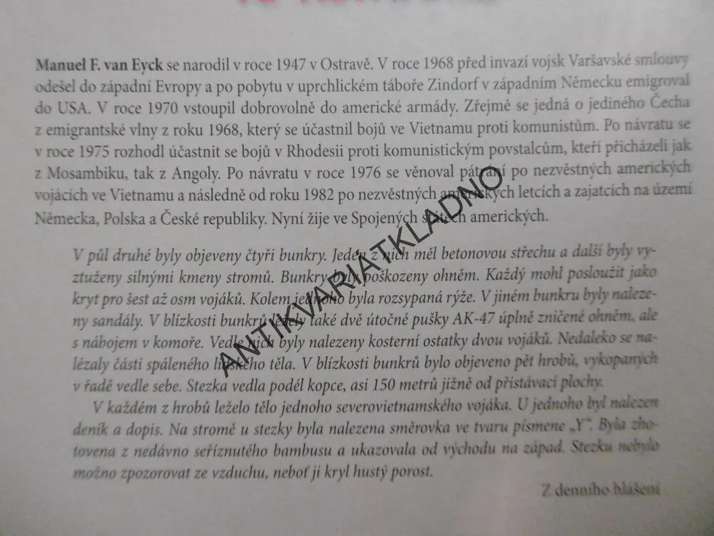 PĚŠÁKEM VE VIETNAMU, MANUEL F. VAN EYCK, **an