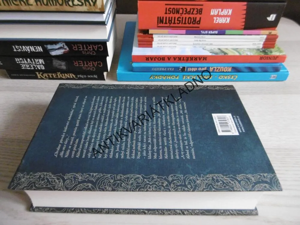 VEČER A JITRO, KEN FOLLETT, **an