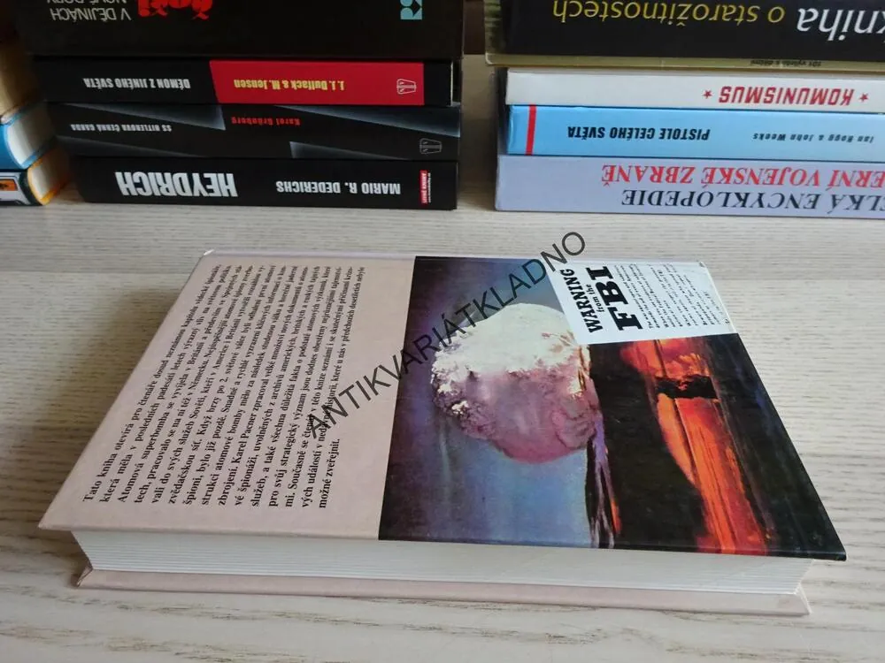 ATOMOVÍ ŠPIONI, KAREL PACNER, **an