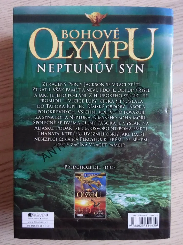 PERCY JACKSON, BOHOVÉ OLYMPU, NEPTUNŮV SYN, RICK RIORDAN, **an