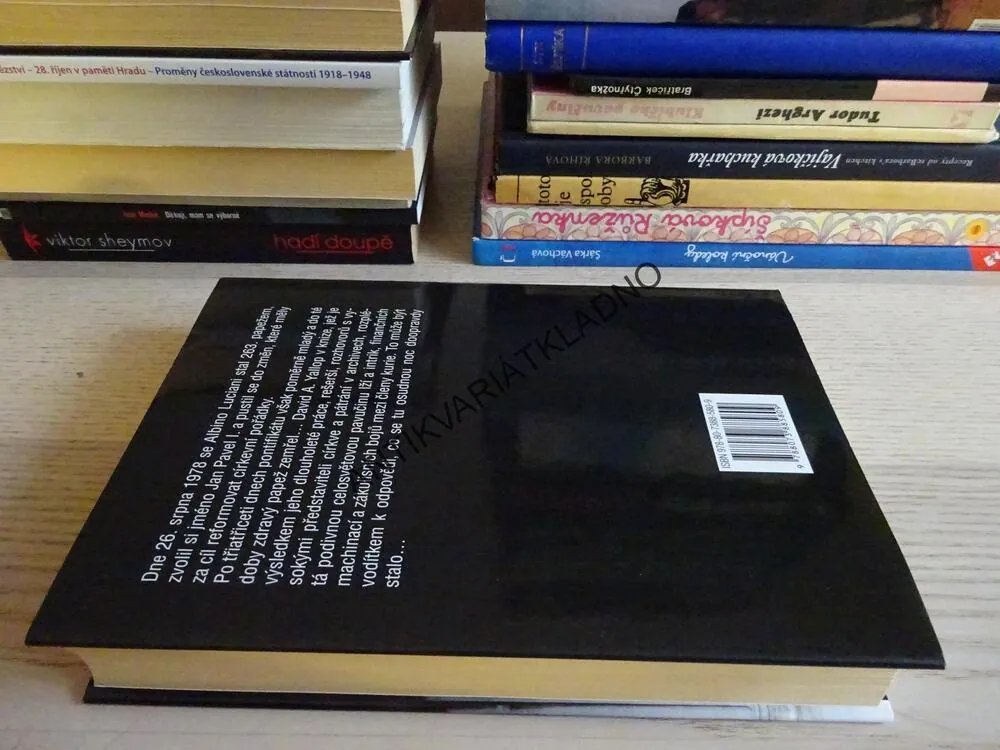 VE JMÉNU BOŽÍM, DAVID A. YALLOP, **an
