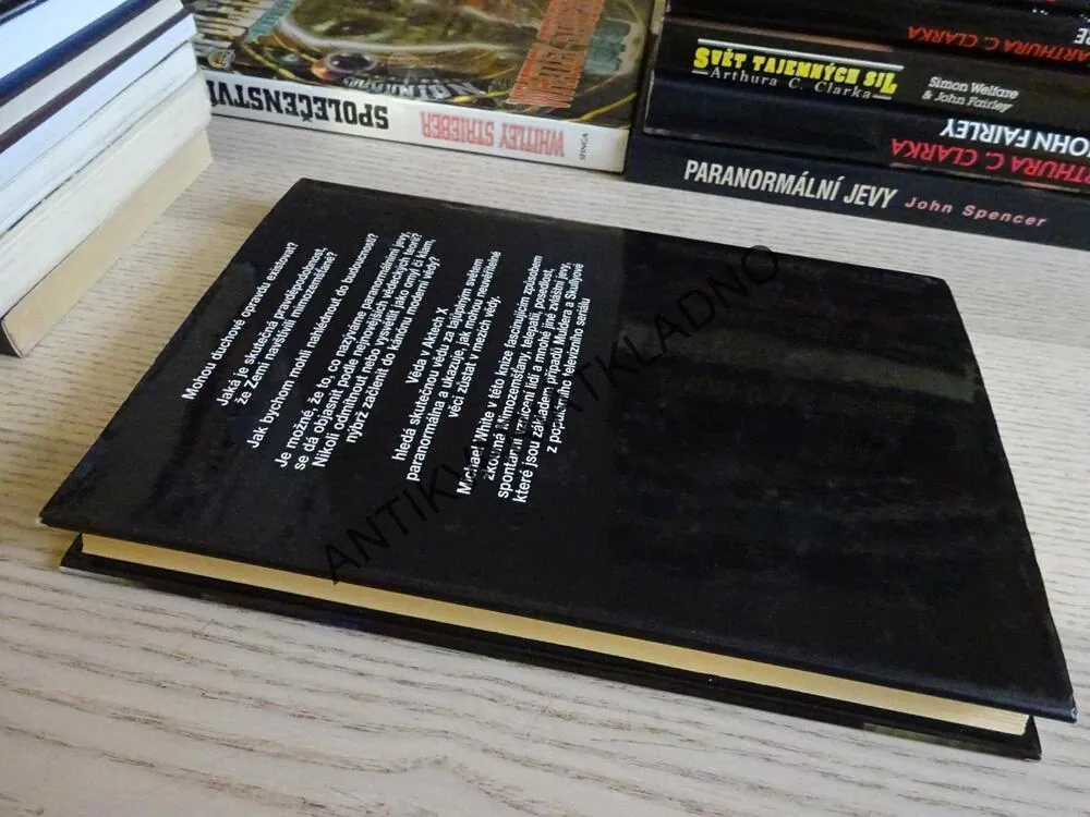 VĚDA V AKTECH X, MICHAEL WHITE, **an