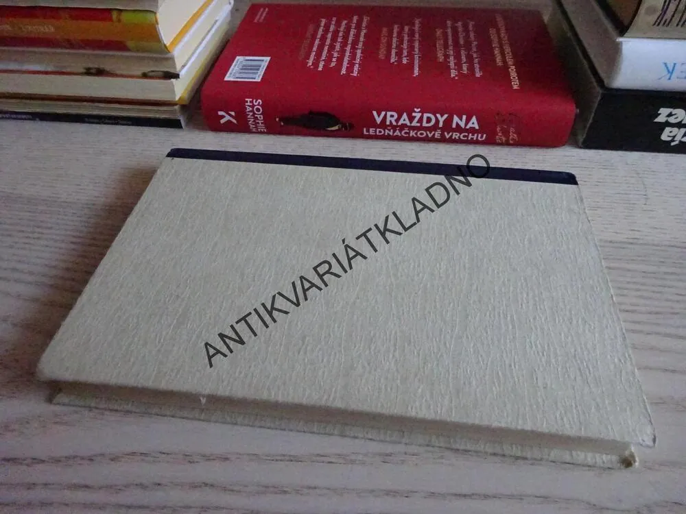 ZVONEČKOVÁ KRÁLOVNA, KAROLÍNA SVĚTLÁ, **an
