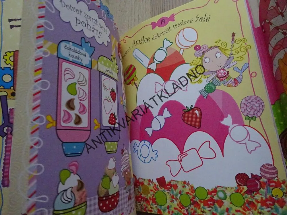 VELKÁ KOUZELNÁ CUKRÁRNA SE SAMOLEPKAMI, VČETNĚ SAMOLEPEK, **an