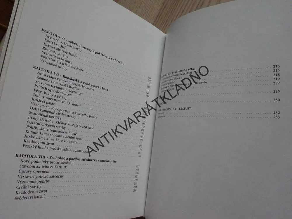 ARCHEOLOGIE NA PRAŽSKÉM HRADĚ, JAN FROLÍK, ZDENĚK SMETÁNKA, **an