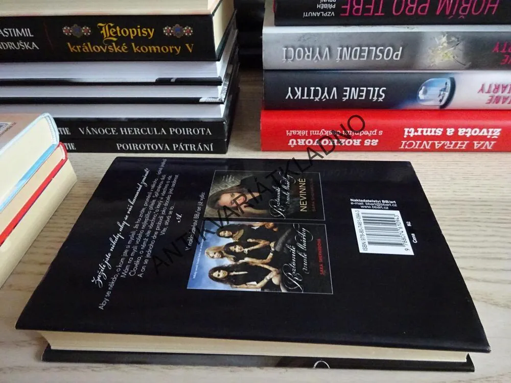 ROZTOMILÉ MALÉ LHÁŘKY, DOKONALÉ, SARA SHEPARDOVÁ, **an
