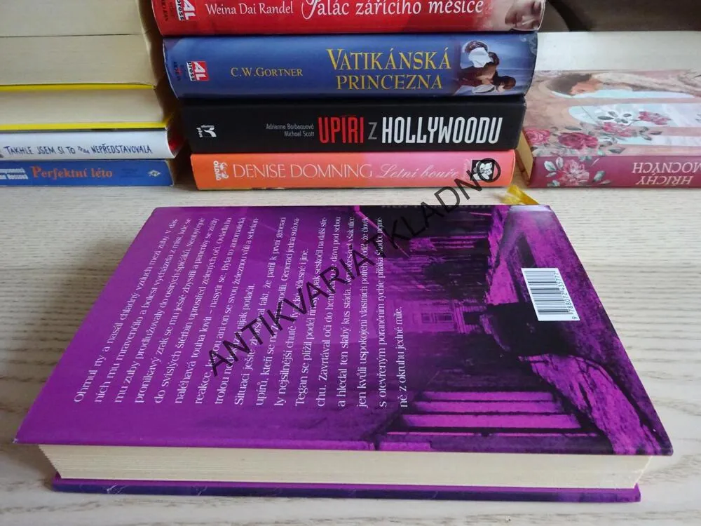 PROCITNUTÍ PŮLNOCI, LARA ADRIAN, **an