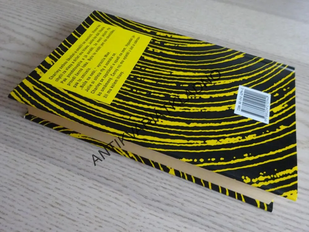 KOŘIST, MICHAEL CRICHTON,  **an