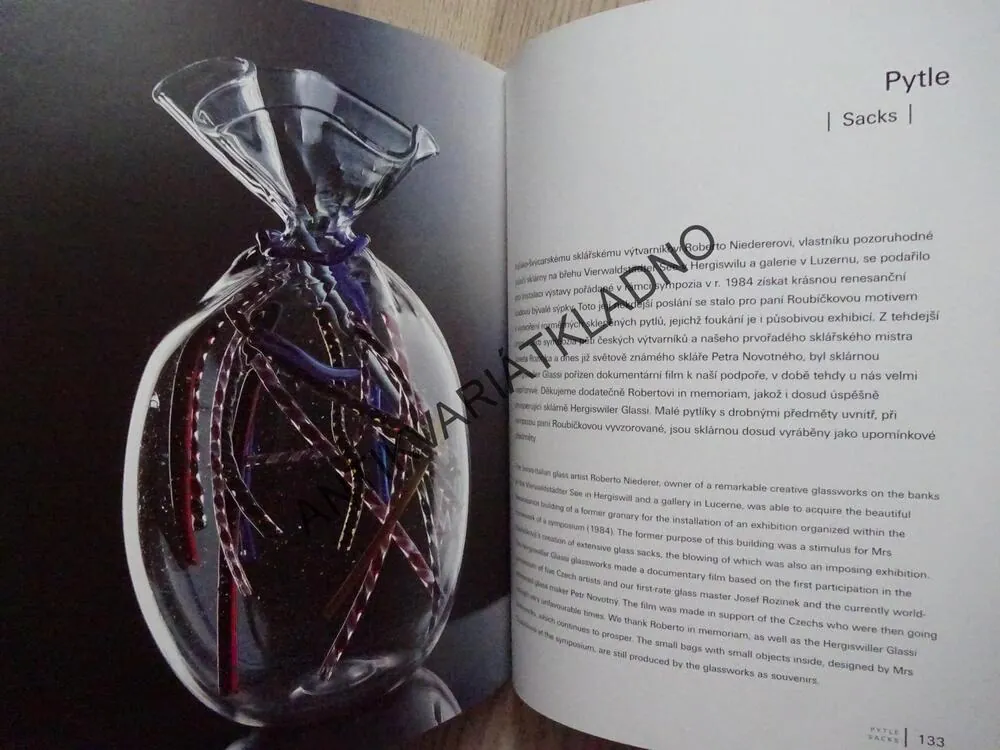 SKLO, GLASS, MILUŠE ROUBÍČKOVÁ, RENÉ ROUBÍČEK,