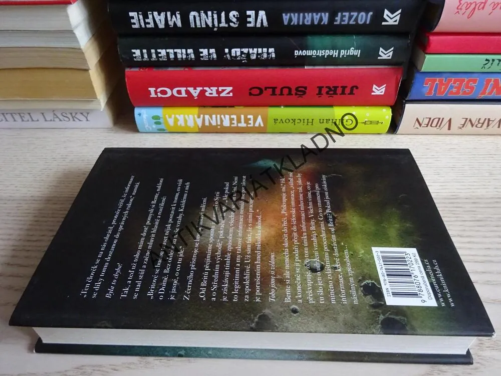 NEVĚRNÍ, ANDREAS NORMAN, **an