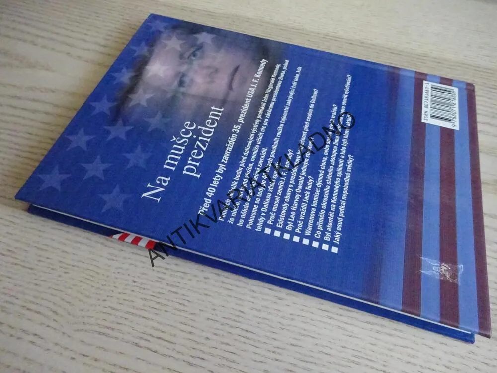 NA MUŠCE PREZIDENT, IAN R. BROOCH, **an