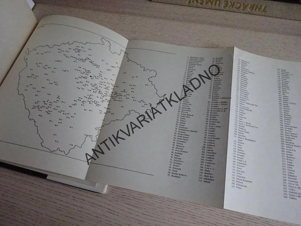 RANĚ STŘEDOVĚKÁ ARCHITEKTURA V ČECHÁCH, A. MERHAUTOVÁ, **an