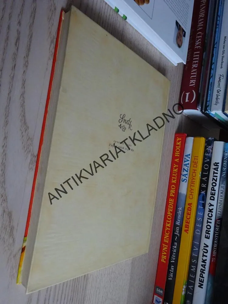 ČAROVNÝ SVĚT, MARIE MAJEROVÁ, **an