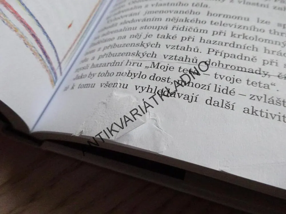 KACHNA V BAZÉNU ANEB 66 FEJETONŮ O ŽASNUTÍ, RUDOLF KŘESŤAN, **an