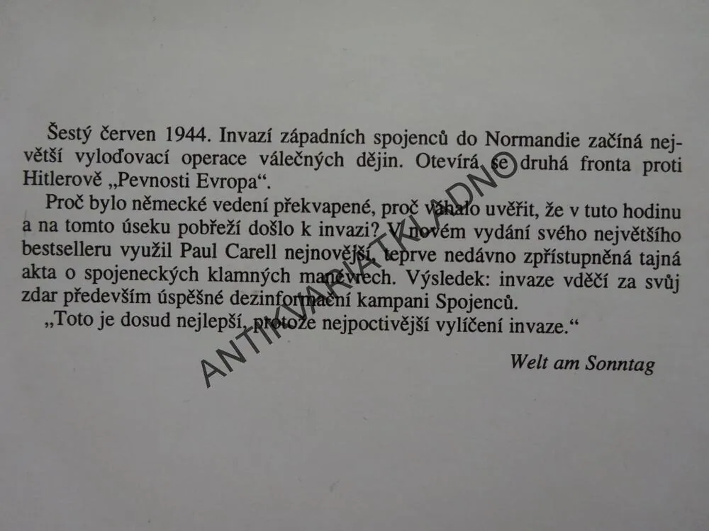 ÚTOK NA PEVNOST, PAUL CARELL, **an