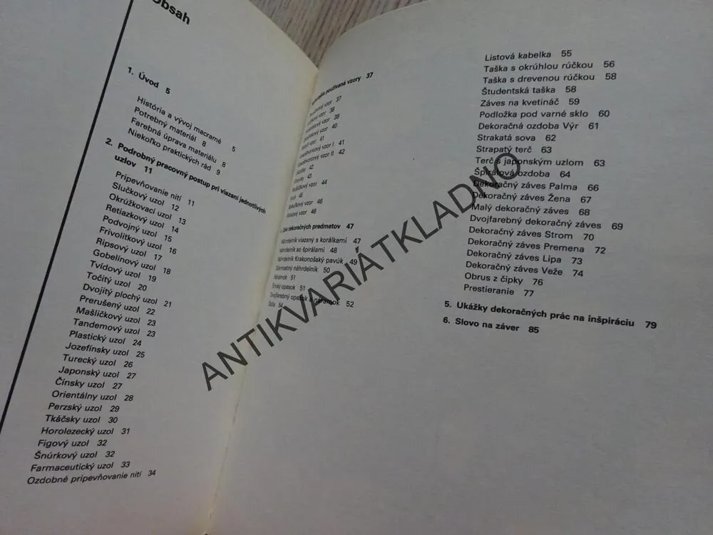 MACRAMÉ, ALŽBĚTA BREZINOVÁ, **an