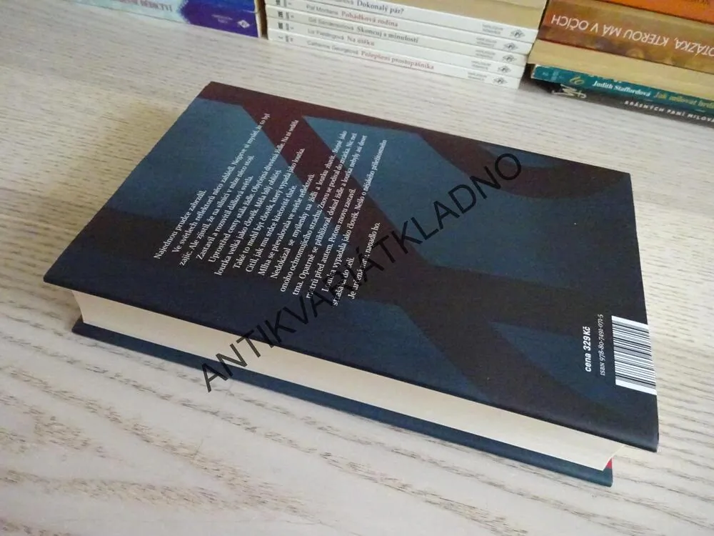 USMĚVAVÝ MUŽ, HENNING MANKELL, **an