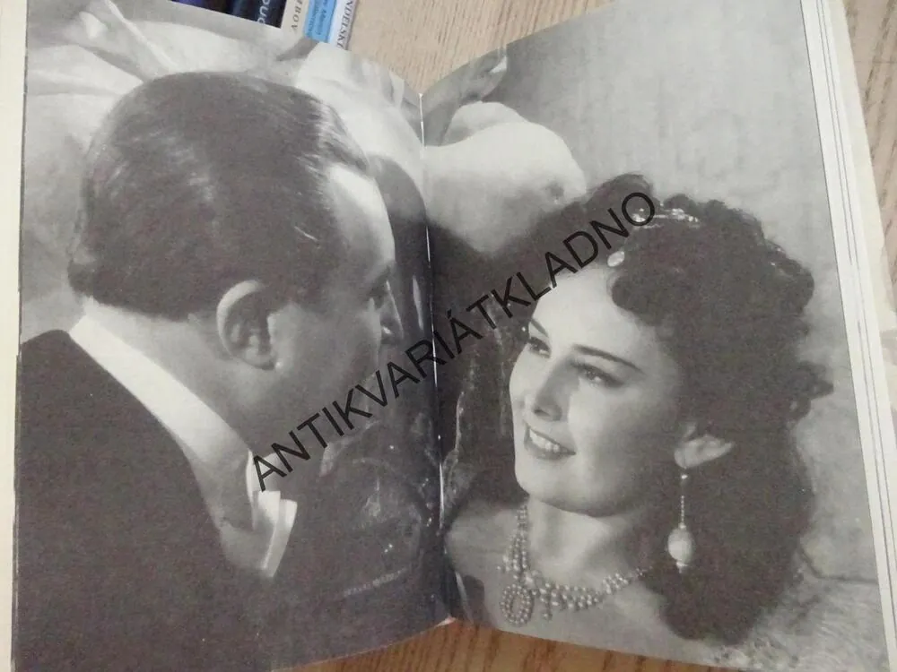 PODIVNÝ ŽIVOT REŽISÉRA, OTAKAR VÁVRA, **an