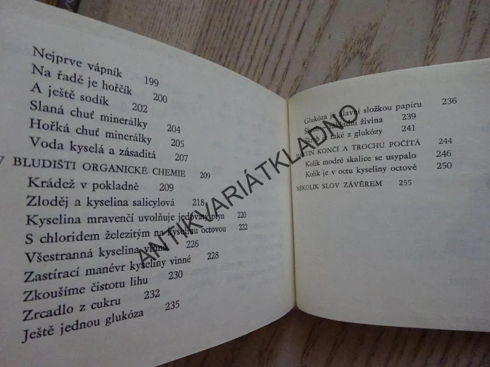 OKO 15 - CHEMIK DETEKTIVEM, MALÁ KAPESNÍ ENCYKLOPEDIE, **an