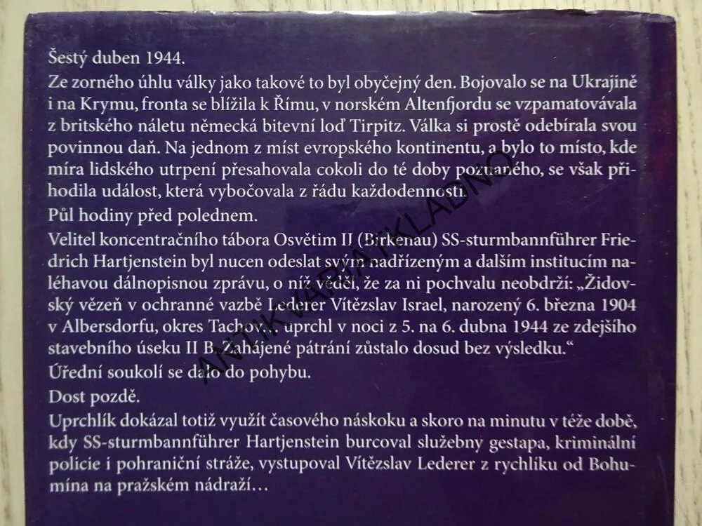 ZAPOMEŇTE, ŽE JSTE BYLI LIDMI, MILOSLAV MOULIS, ROMAN CÍLEK, **an