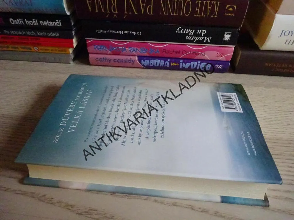 ŽENY Z OSTROVA KAMÉLIÍ, TABEA BACHOVÁ, **an